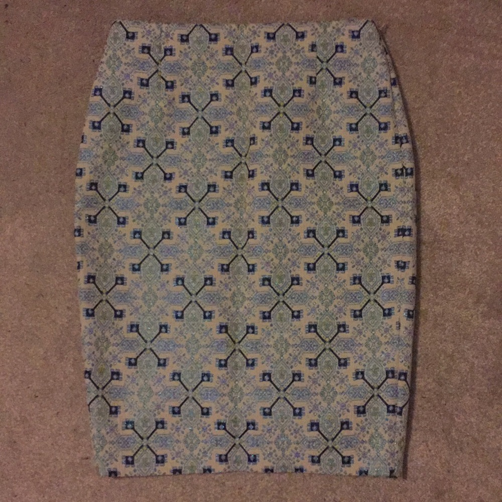 Metallic stitching Ivory base Skirt